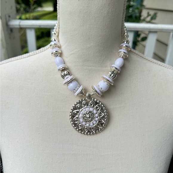 Amy Multilayered Minimalist Statement Choker Necklace Nice Gift for Women - Picture 8 of 10